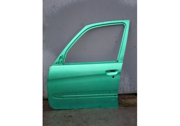 Дверка ліва передня Xsara Picasso, 9002L6